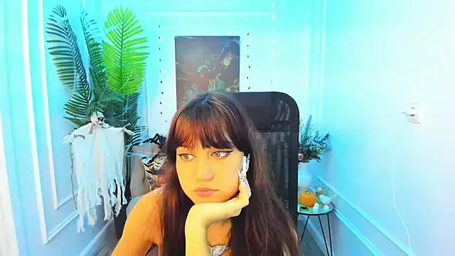 TiffanyYounge from StripChat is Freechat