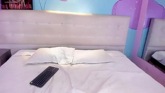 tiiny_emilly from StripChat
