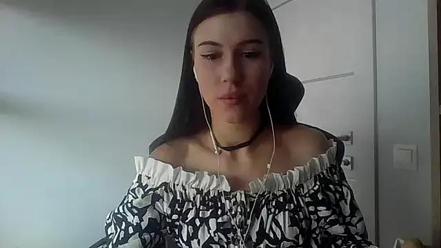 Explore our live girls sluts from our Custom and Multi clubs and checkout exclusive access to highly interactive content, such as shape, hair, titties, pussy type and many more.