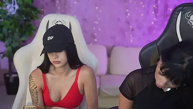 Explore our live girls sluts from our Custom and Multi clubs and checkout exclusive access to highly interactive content, such as shape, hair, titties, pussy type and many more.