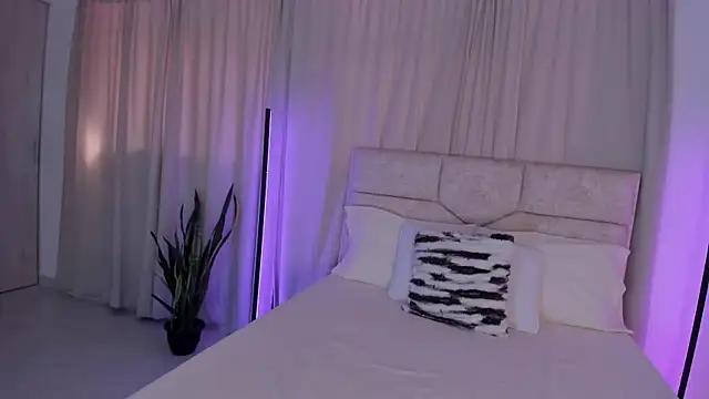 Explore our live girls sluts from our Custom and Multi clubs and checkout exclusive access to highly interactive content, such as shape, hair, titties, pussy type and many more.