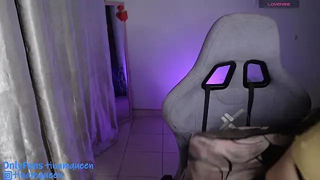 Explore our live girls sluts from our Custom and Multi clubs and checkout exclusive access to highly interactive content, such as shape, hair, titties, pussy type and many more.