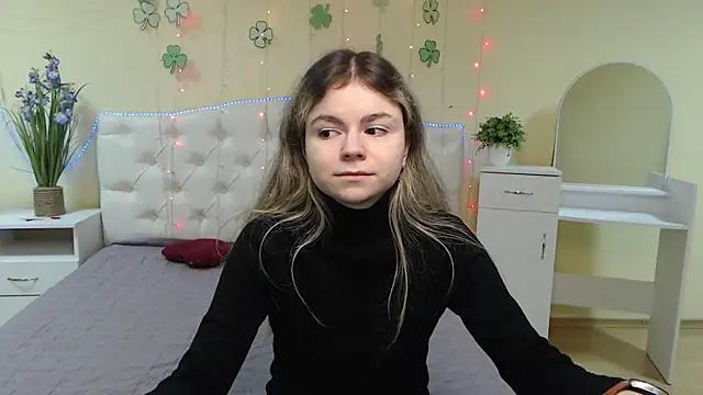 Explore our live girls sluts from our Custom and Multi clubs and checkout exclusive access to highly interactive content, such as shape, hair, titties, pussy type and many more.