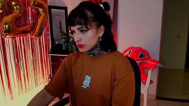 TinnaDawsom from StripChat