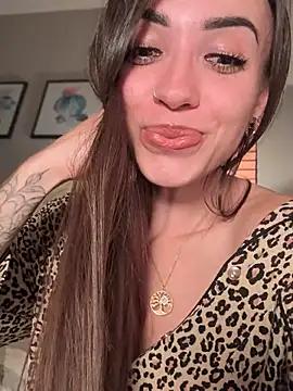 Explore our live girls sluts from our Custom and Multi clubs and checkout exclusive access to highly interactive content, such as shape, hair, titties, pussy type and many more.