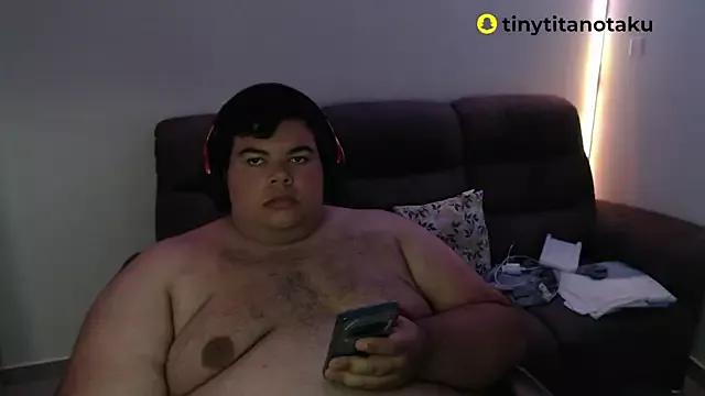 TinyTitanOtaku webcams show profile image 