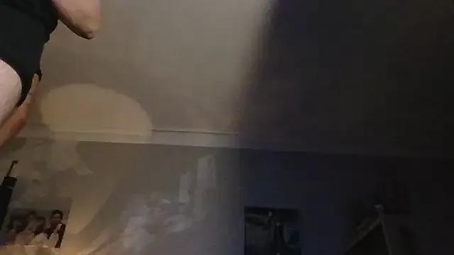 Titilouonlyf69 from StripChat
