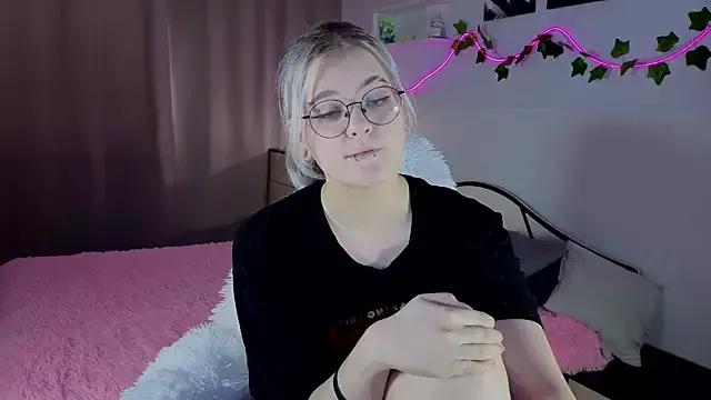 toffee44ka from StripChat