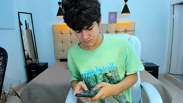 Tommy18__ from StripChat