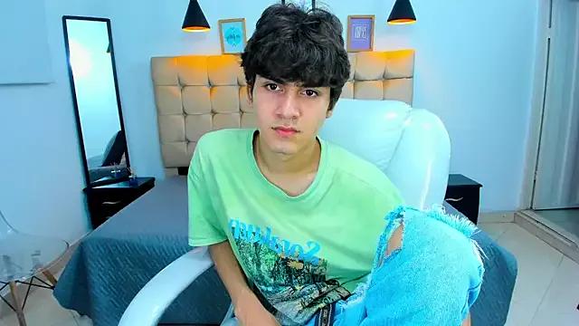 Tommy18__ from StripChat