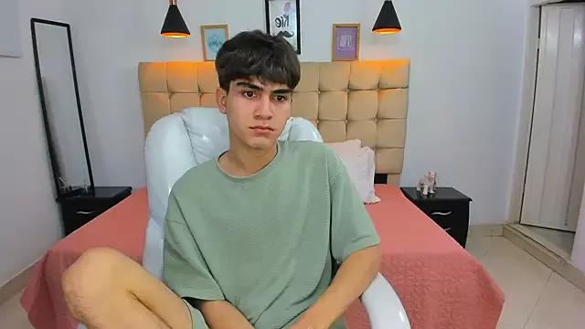 Tommy18__ from StripChat