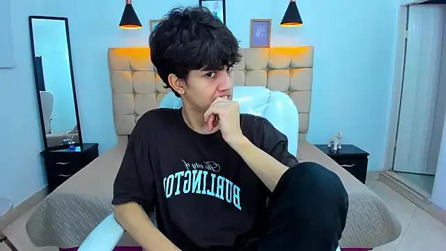 Tommy18__ from StripChat