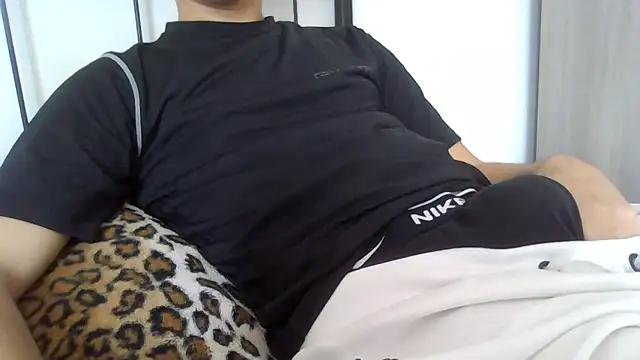 tommyboyteen from StripChat