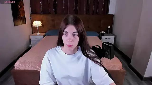 Explore our live girls sluts from our Custom and Multi clubs and checkout exclusive access to highly interactive content, such as shape, hair, titties, pussy type and many more.