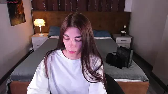 Explore our live girls sluts from our Custom and Multi clubs and checkout exclusive access to highly interactive content, such as shape, hair, titties, pussy type and many more.