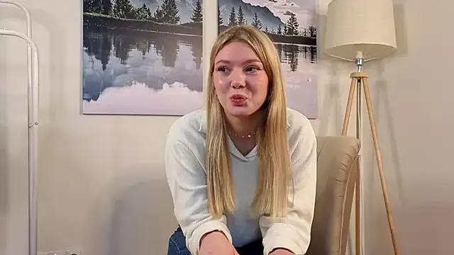 ToyaBosques from StripChat is Freechat