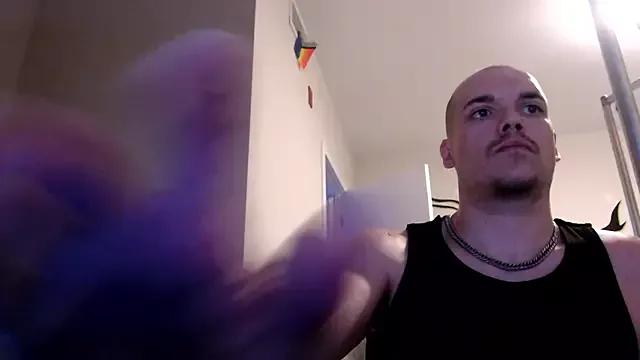 Trashy_Whiteboy from StripChat is Freechat