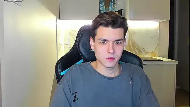TravisRevas webcams show profile image 