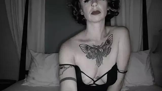 trixxxy_rose from StripChat is Freechat