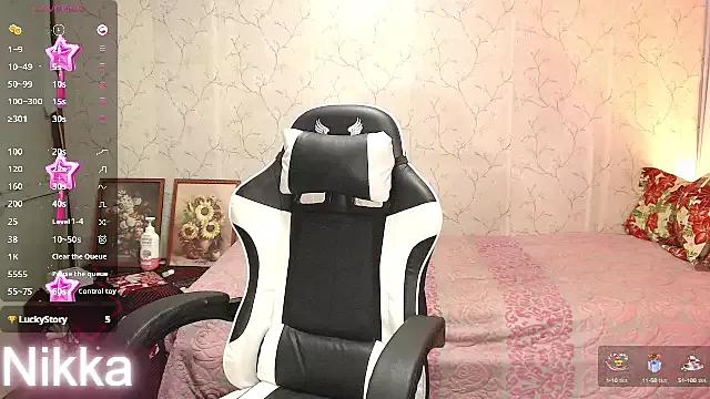 Explore our live girls sluts from our Custom and Multi clubs and checkout exclusive access to highly interactive content, such as shape, hair, titties, pussy type and many more.