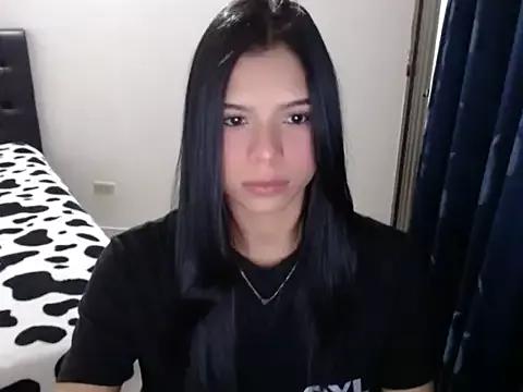 Explore our live girls sluts from our Custom and Multi clubs and checkout exclusive access to highly interactive content, such as shape, hair, titties, pussy type and many more.