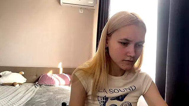 Explore our live girls sluts from our Custom and Multi clubs and checkout exclusive access to highly interactive content, such as shape, hair, titties, pussy type and many more.