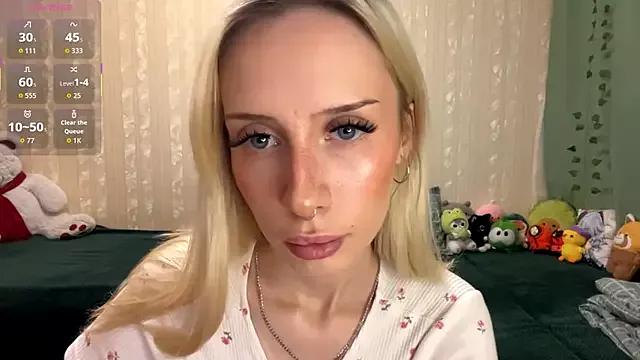 Explore our live girls sluts from our Custom and Multi clubs and checkout exclusive access to highly interactive content, such as shape, hair, titties, pussy type and many more.