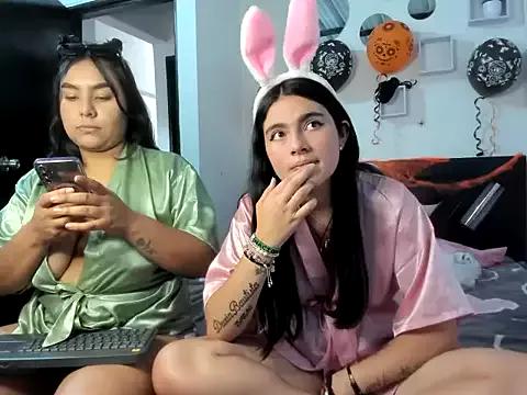 Explore our live girls sluts from our Custom and Multi clubs and checkout exclusive access to highly interactive content, such as shape, hair, titties, pussy type and many more.