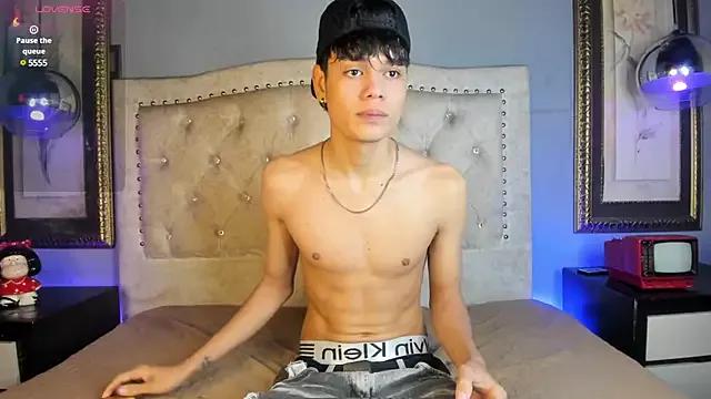 Tyler_Storm from StripChat is Freechat