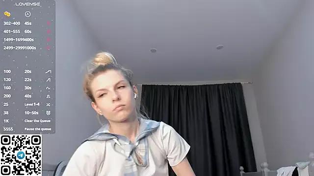 tyty_piupiu from StripChat is Freechat