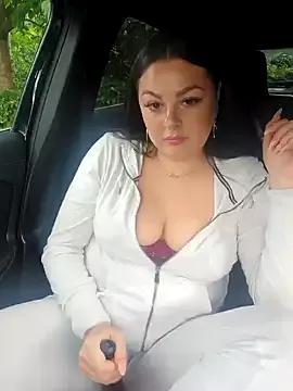 UK_bella from StripChat is Freechat