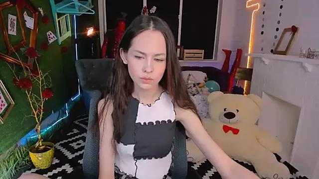 UliaNeer from StripChat is Freechat