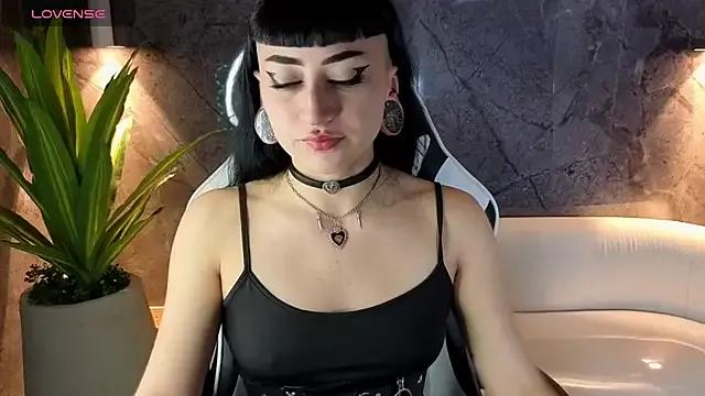 Explore our live girls sluts from our Custom and Multi clubs and checkout exclusive access to highly interactive content, such as shape, hair, titties, pussy type and many more.