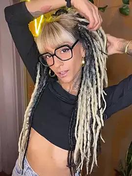 Explore our live girls sluts from our Custom and Multi clubs and checkout exclusive access to highly interactive content, such as shape, hair, titties, pussy type and many more.