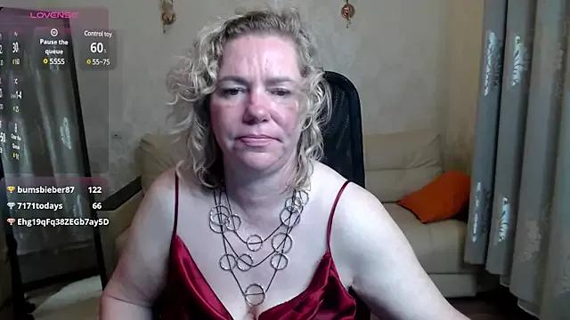unsual_milf from StripChat