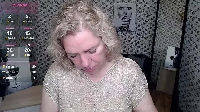 unsual_milf from StripChat is Freechat