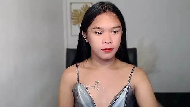 UR_SWEET_TIFANNY webcams show profile image 