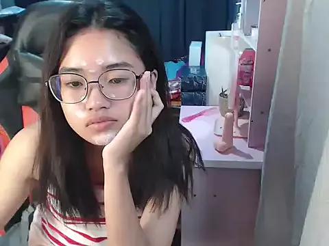urhoneybunny25 from StripChat is Freechat