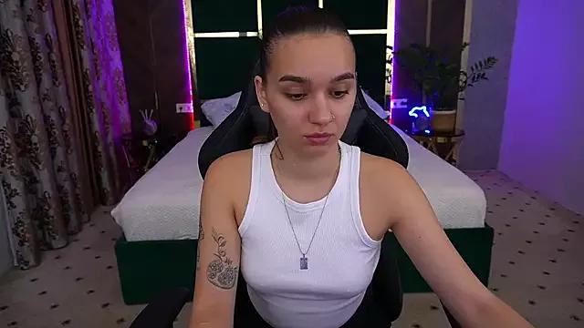 UrMuseOn from StripChat