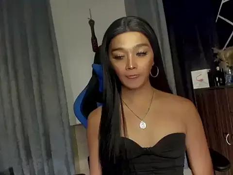 urtrinitylicious from StripChat