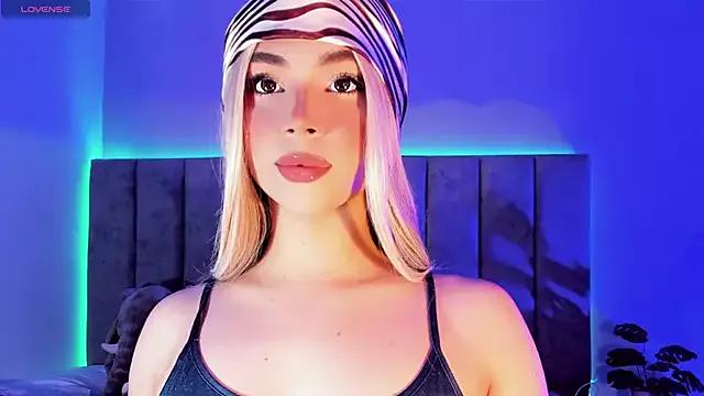 Explore our live girls sluts from our Custom and Multi clubs and checkout exclusive access to highly interactive content, such as shape, hair, titties, pussy type and many more.