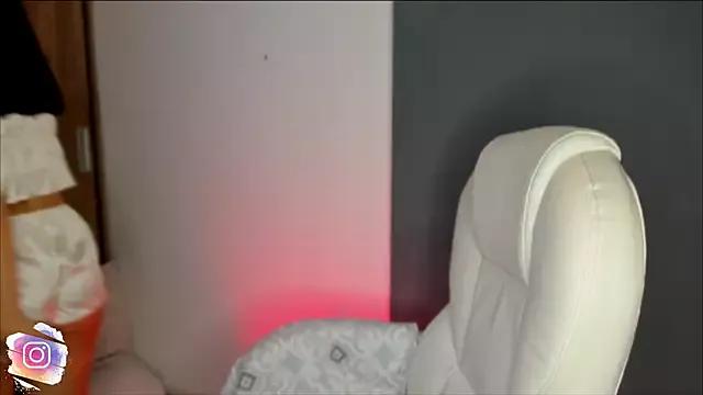 val_varago from StripChat is Freechat