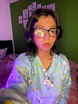 Valen-Foxx from StripChat is Freechat