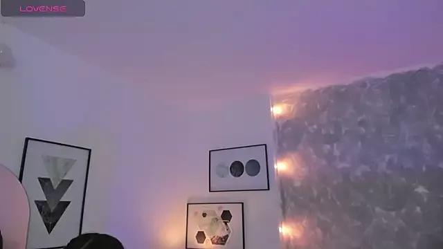 Explore our live girls sluts from our Custom and Multi clubs and checkout exclusive access to highly interactive content, such as shape, hair, titties, pussy type and many more.