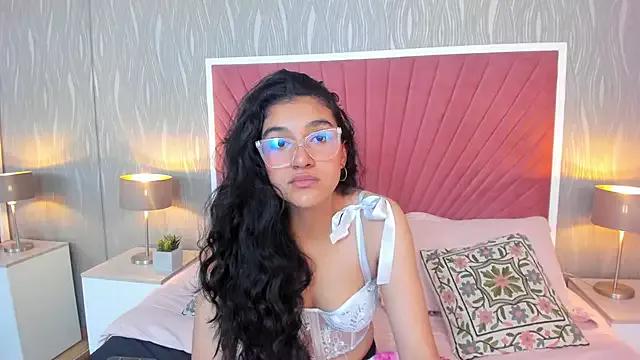 Explore our live girls sluts from our Custom and Multi clubs and checkout exclusive access to highly interactive content, such as shape, hair, titties, pussy type and many more.