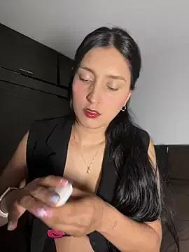 Explore our live girls sluts from our Custom and Multi clubs and checkout exclusive access to highly interactive content, such as shape, hair, titties, pussy type and many more.