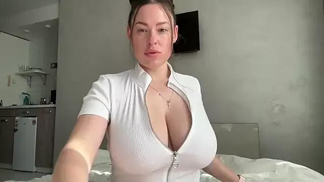 Explore our live girls sluts from our Custom and Multi clubs and checkout exclusive access to highly interactive content, such as shape, hair, titties, pussy type and many more.