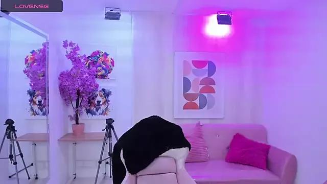 Explore our live girls sluts from our Custom and Multi clubs and checkout exclusive access to highly interactive content, such as shape, hair, titties, pussy type and many more.