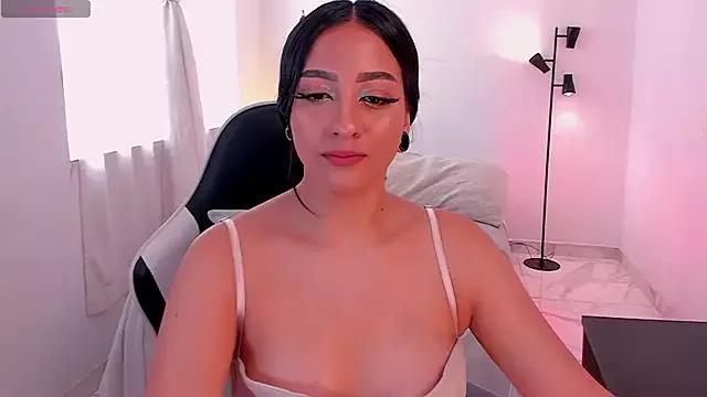 Explore our live girls sluts from our Custom and Multi clubs and checkout exclusive access to highly interactive content, such as shape, hair, titties, pussy type and many more.