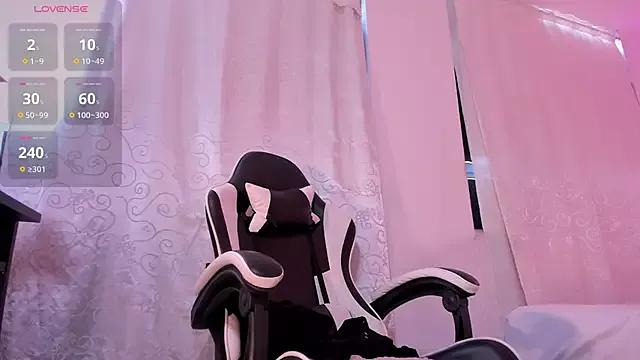 ValeriWhite from StripChat is Freechat